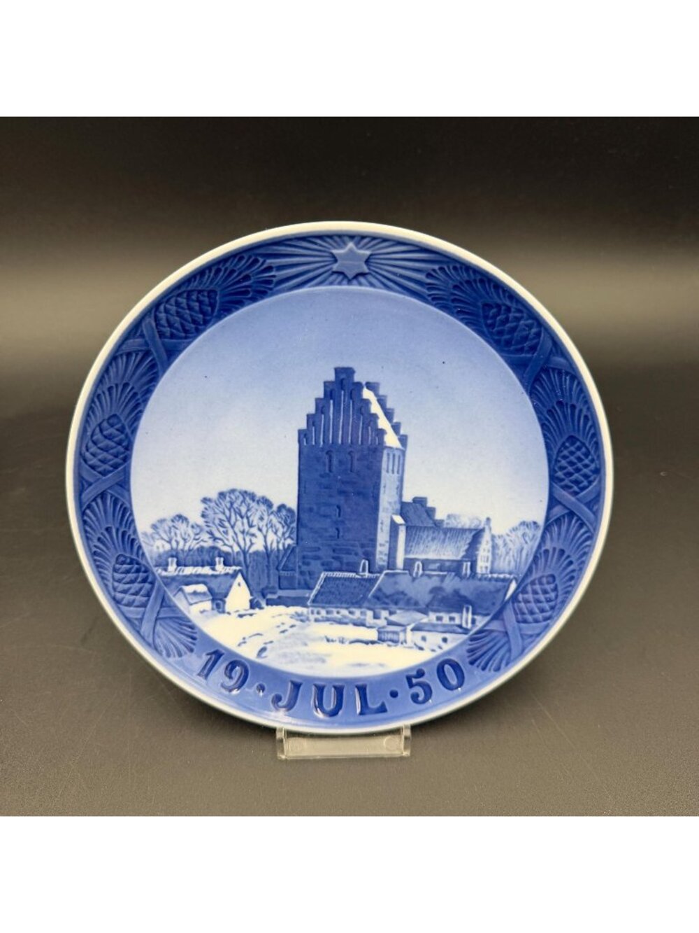 Royal Copenhagen 1950 Christmas Plate